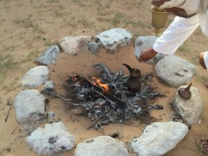 Beduinen kaffe am Feuer